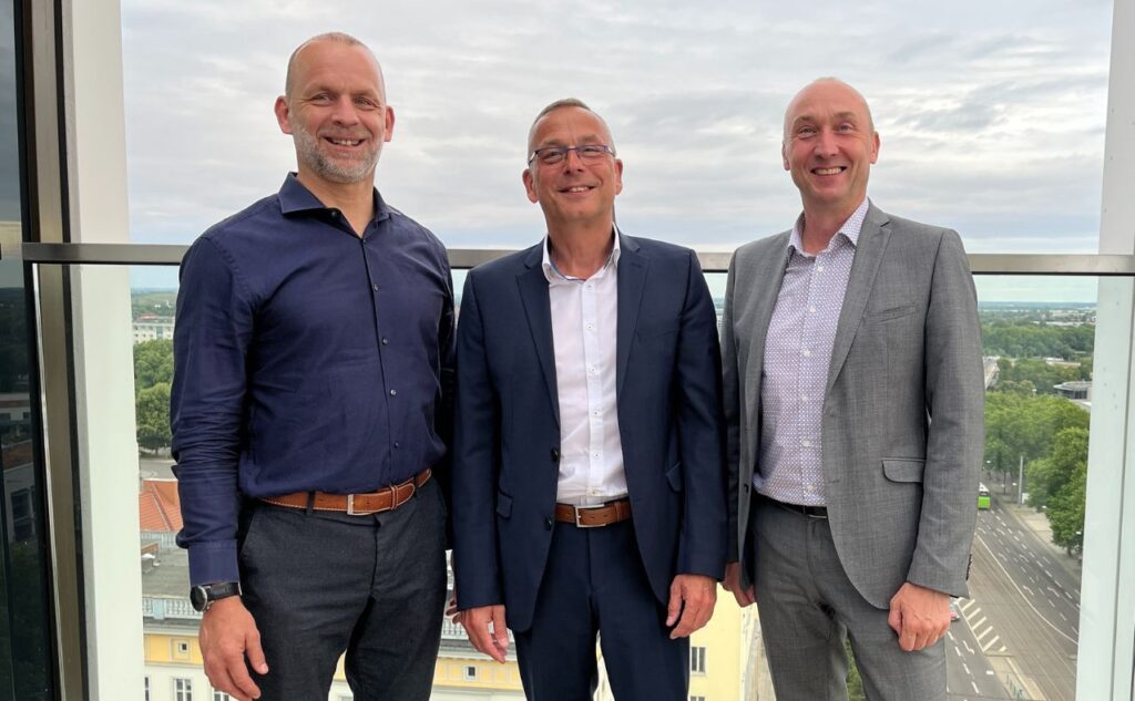 v.l.n.r. im Bild: Vorstand Jörg Koßmann, Aufsichtsrat Gunnar Nauel, Vorstand Jens Schneider