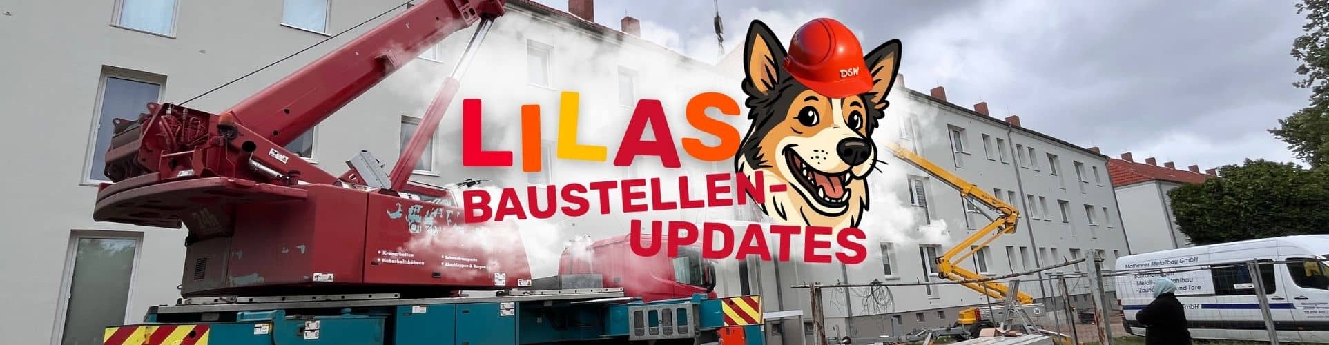 Baustellenfahrzeug mit Kran auf der Baustelle der Stadtfelder Wohnungsgenossenschaft eG, Baufortschritt sichtbar, aktuelles Bauprojekt im Fokus.