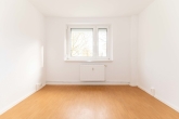 Schlafzimmer - 2-Raumwohnung mit Balkon – Nähe Florapark