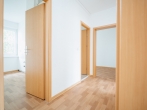 Musterfoto - Lichtdurchflutete 3-Raumwohnung mit Blick in grünen Innenhof