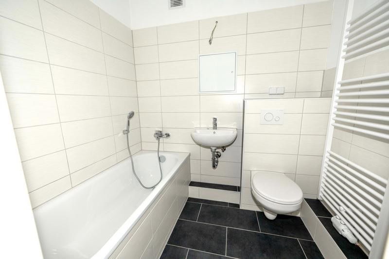 Bad mit Wanne