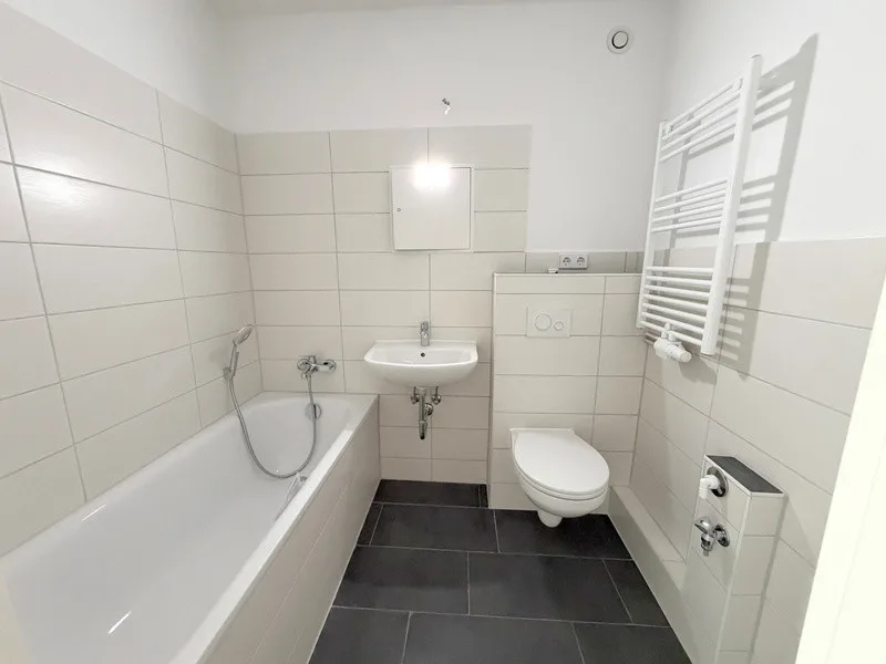 Bad mit Wanne