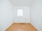 zweites helles Nebenzimmer mit Ausblick - 3-Raumwohnung mit Wohnküche
