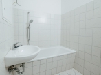grundsolides Badezimmer - 3-Raumwohnung mit Wohnküche